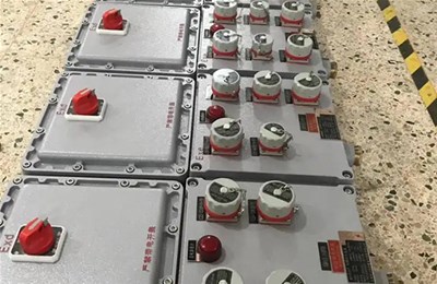 防爆配電箱如何配合燈具進行使用嗎？